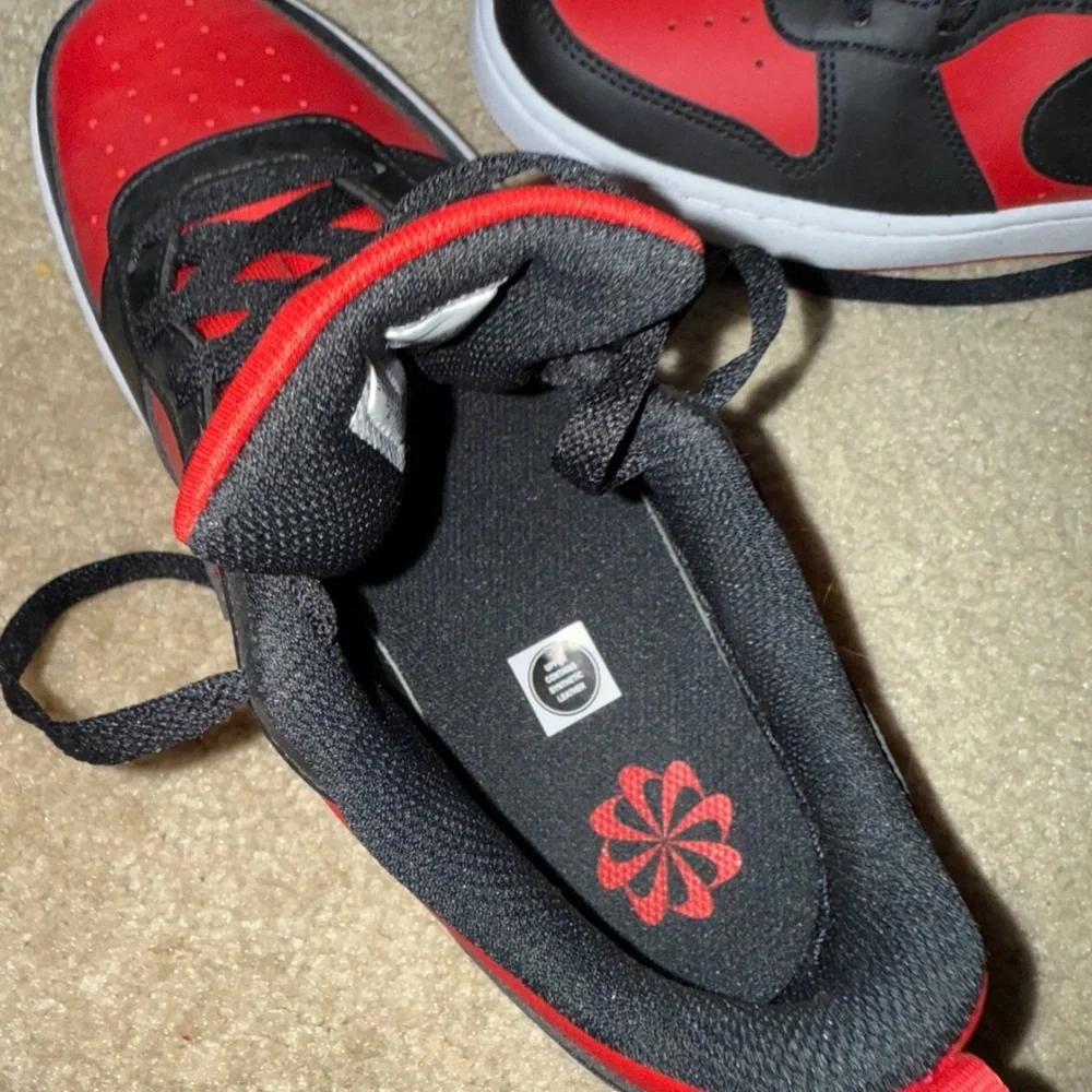 Nike Red and Black Sneakers Iconic Design - Picture 4 of 5